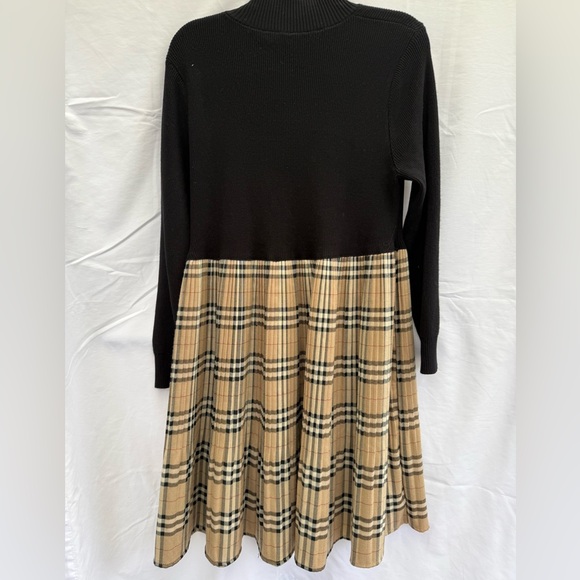 Burberry London England Classic Check Wool Pleated Dress – Beige Nova Check - Picture 2 of 9